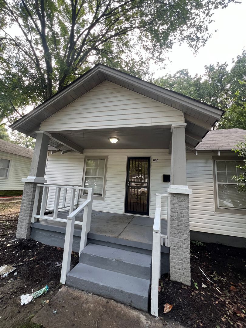 Memphis House: 805 Brower St