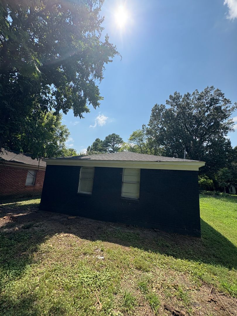 Memphis Apartment: 1344-1346 Hyde Pk Blvd