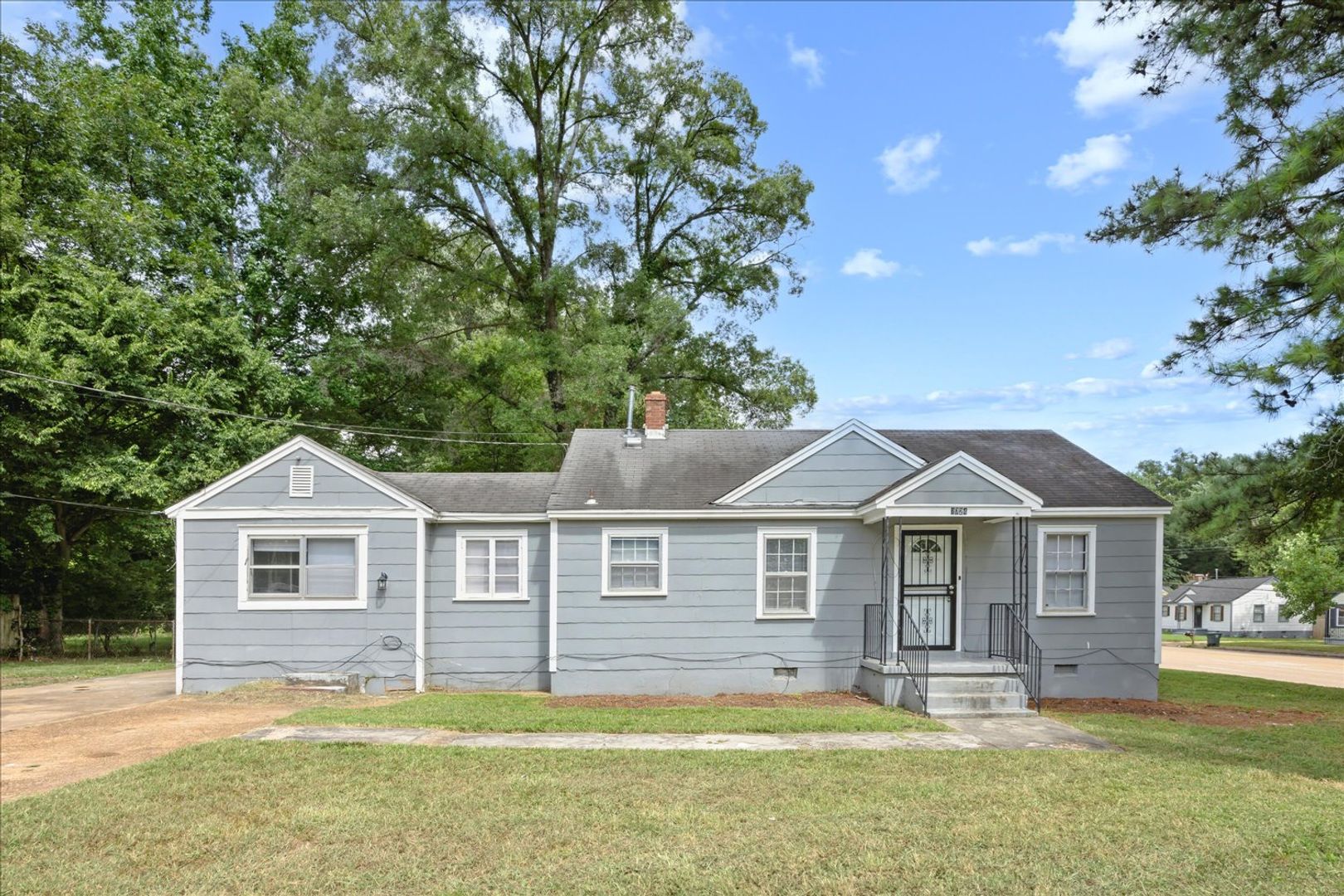 Memphis House: 2724 Steele St