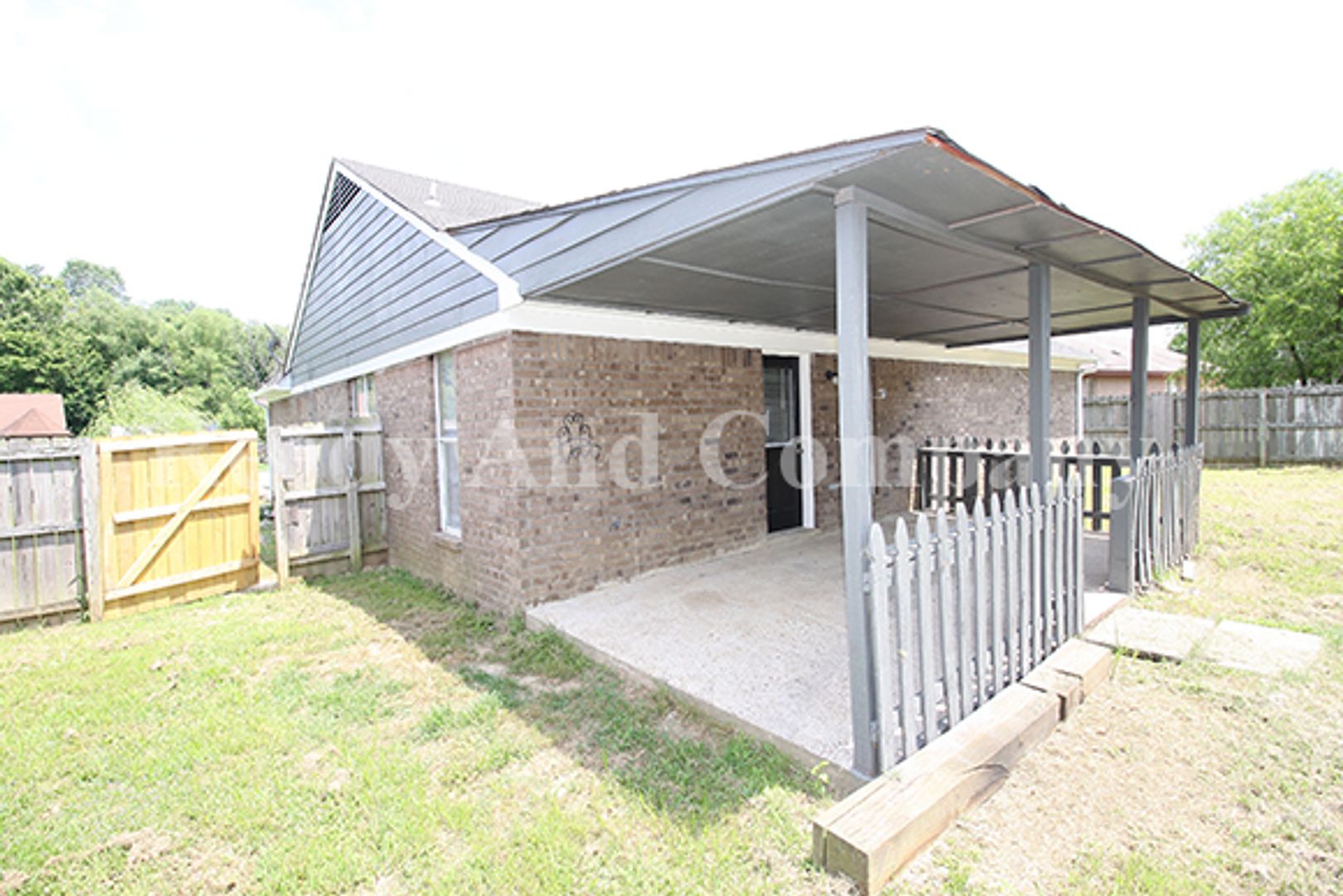 Horn Lake House: 4178 Brighton Dr