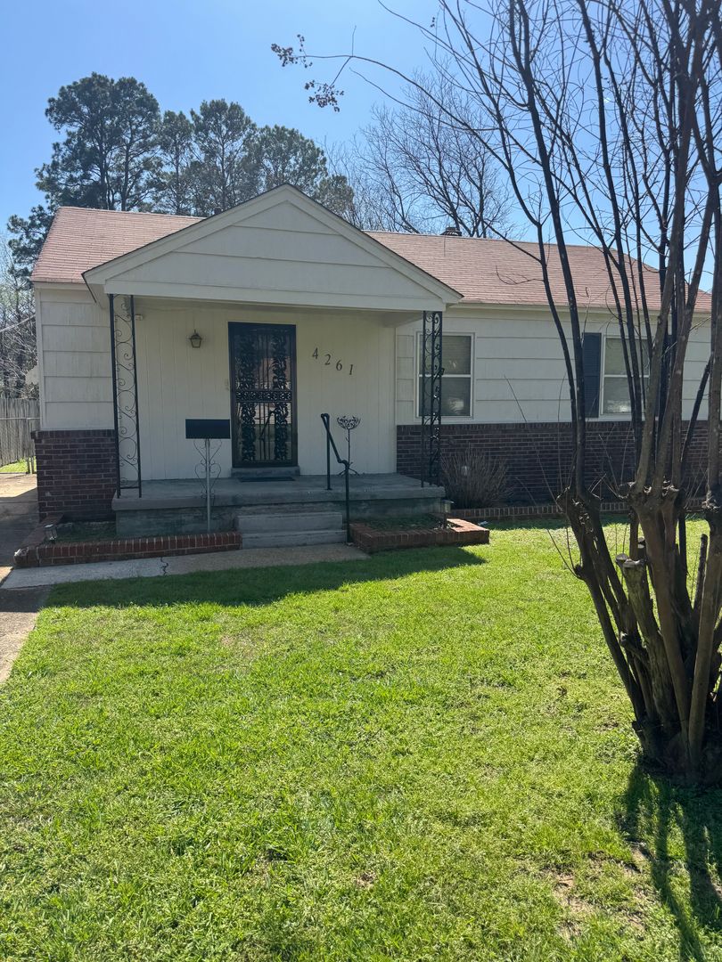 Memphis House: 4261 Boyce Ave