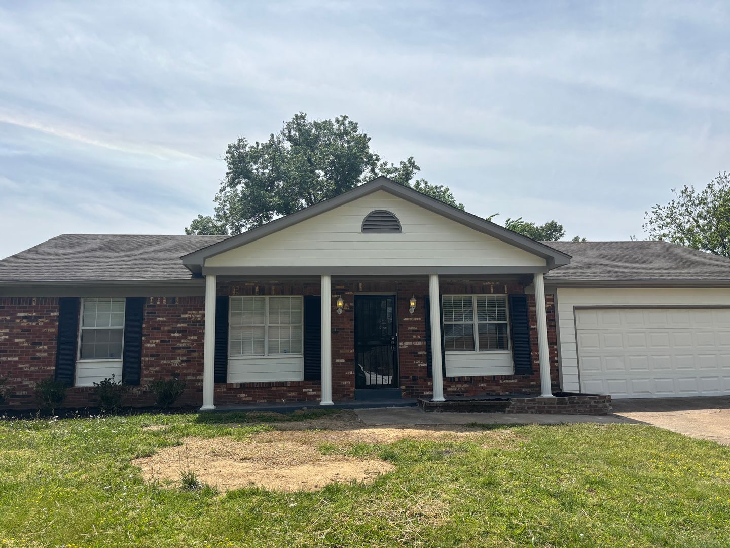 Memphis House: 3989 Battlefield Dr