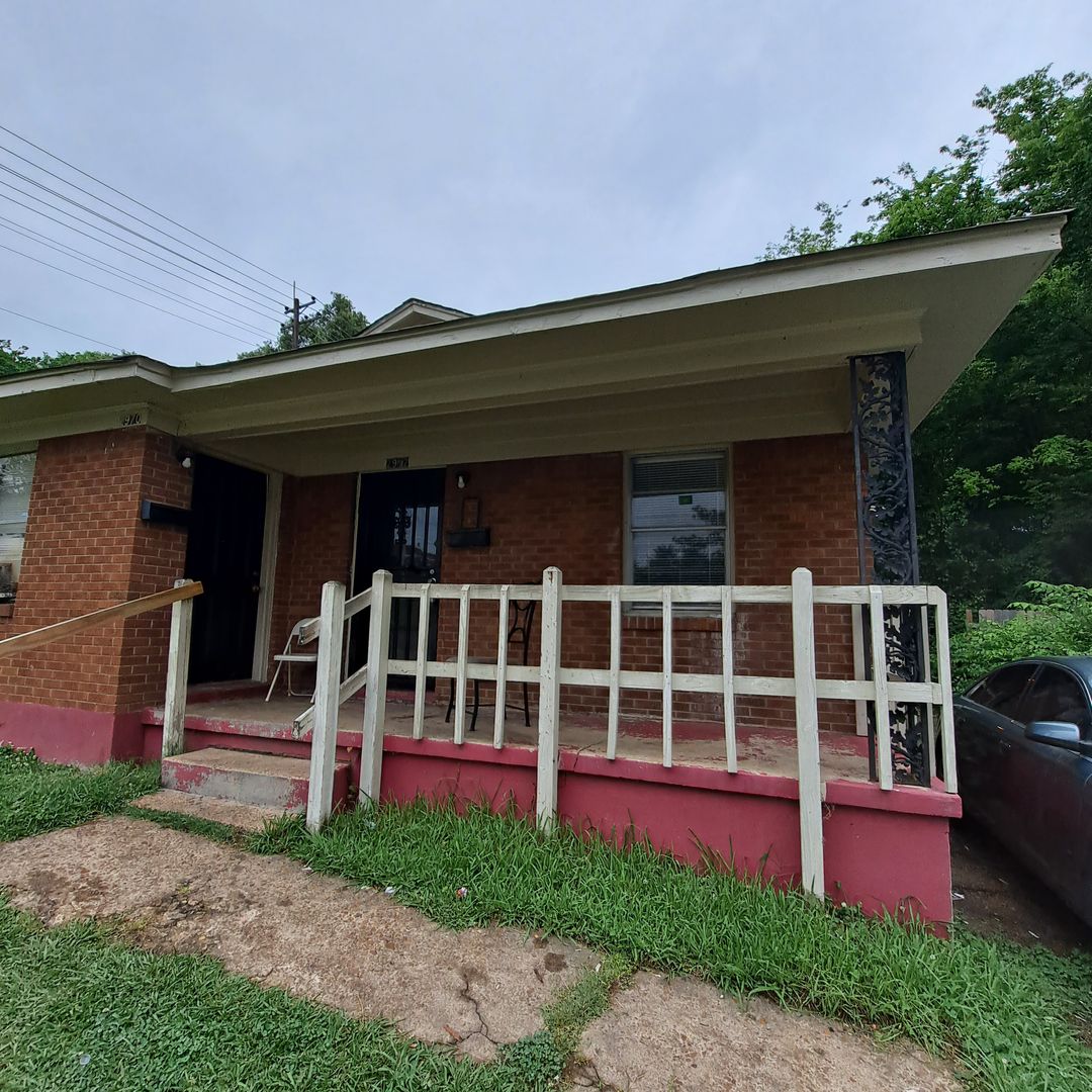 Memphis Multiplex: 2972 Hale Ave