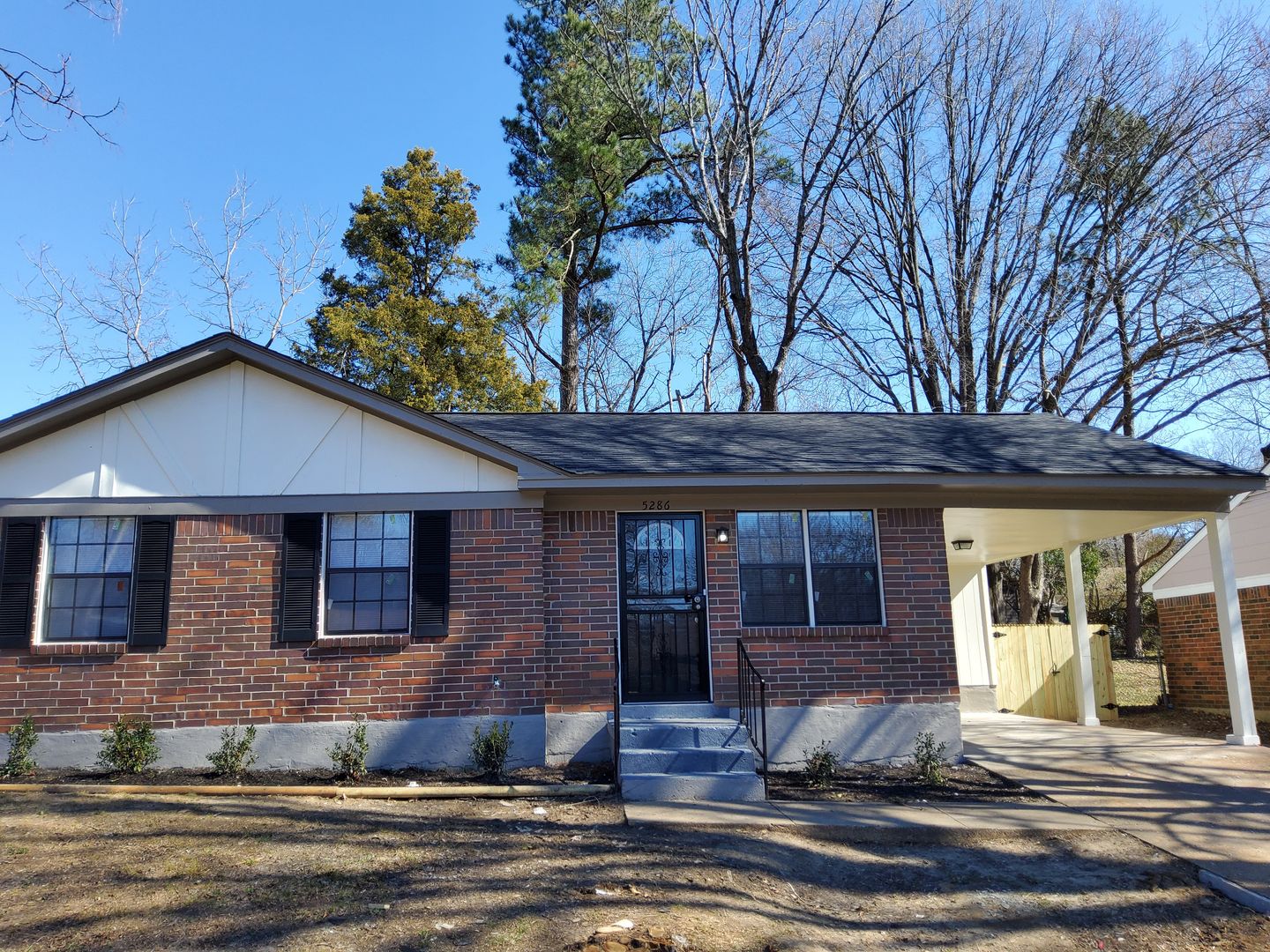 Memphis House: 5286 Broken Oak Dr