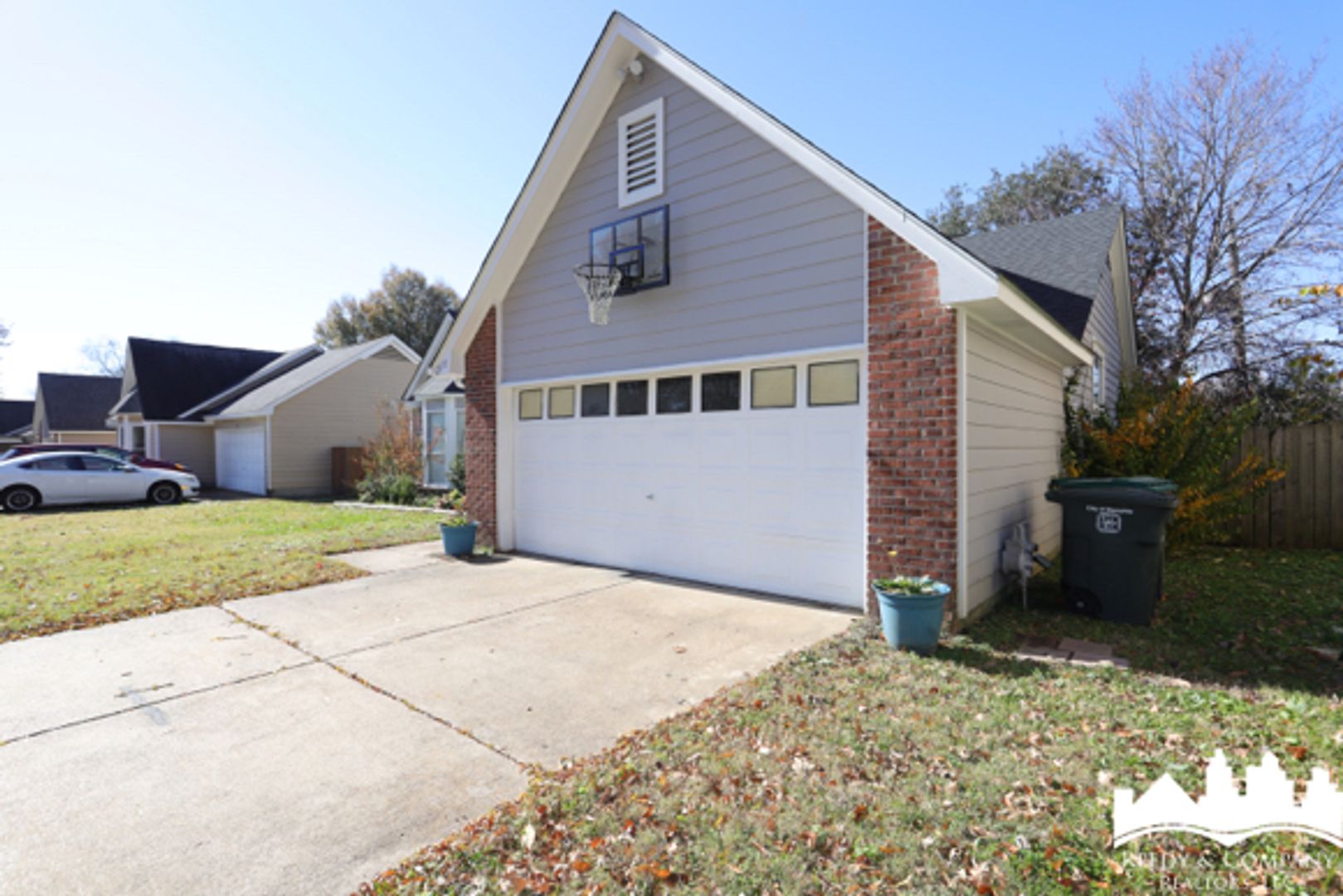 Memphis House: 2573 Laurelcrest Dr
