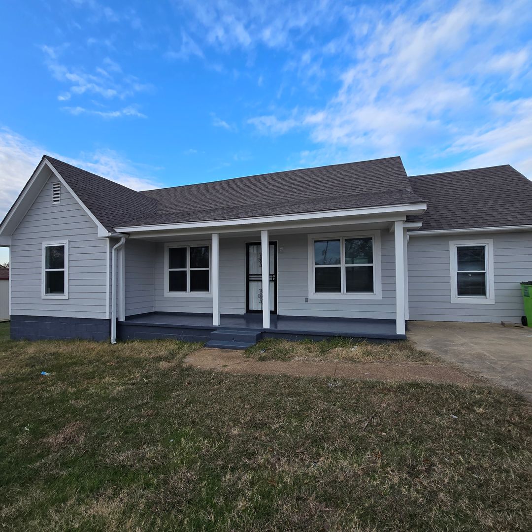 Covington House: 224 Junior Dr