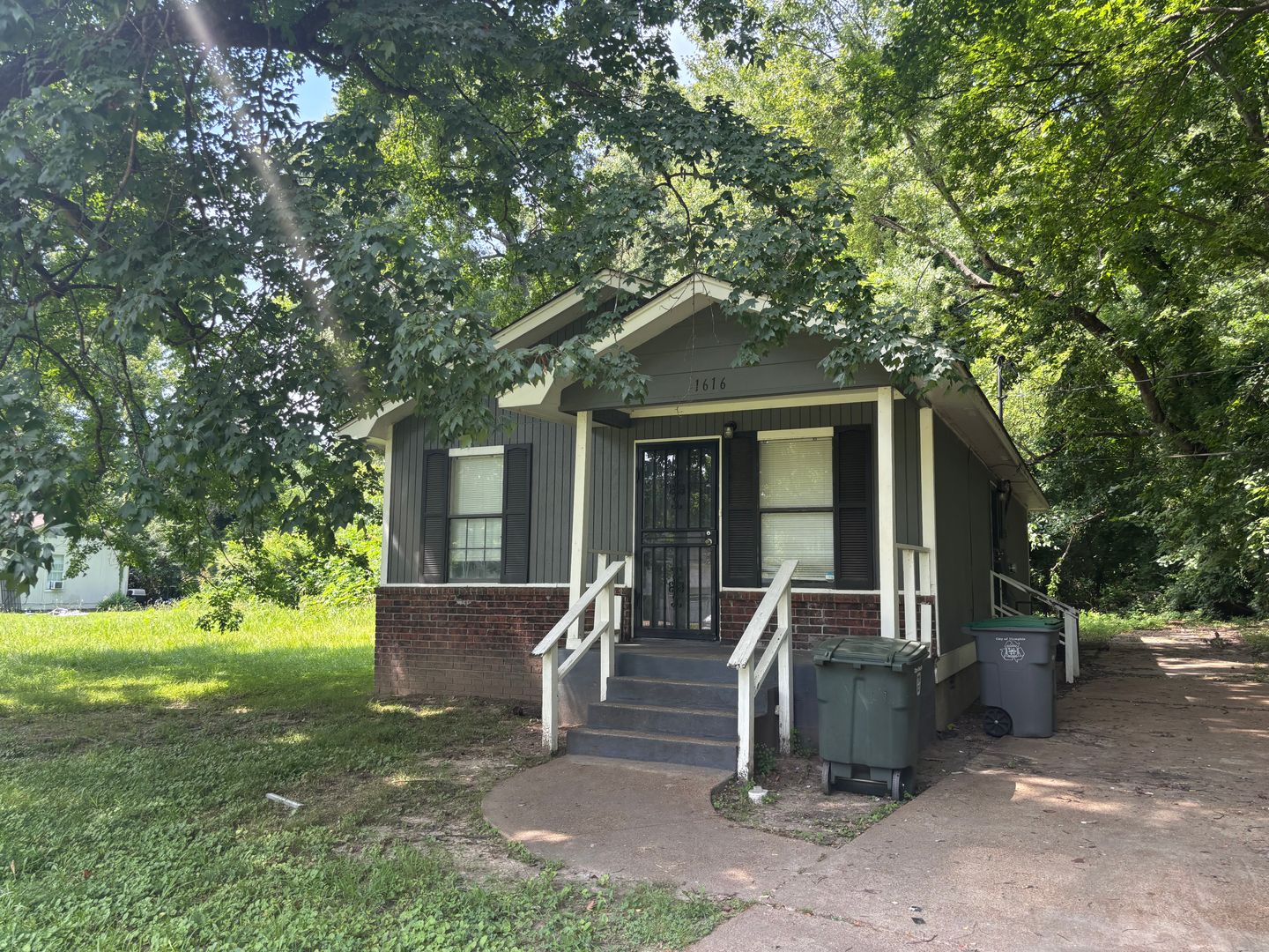 Memphis House: 1616 Winston Dr
