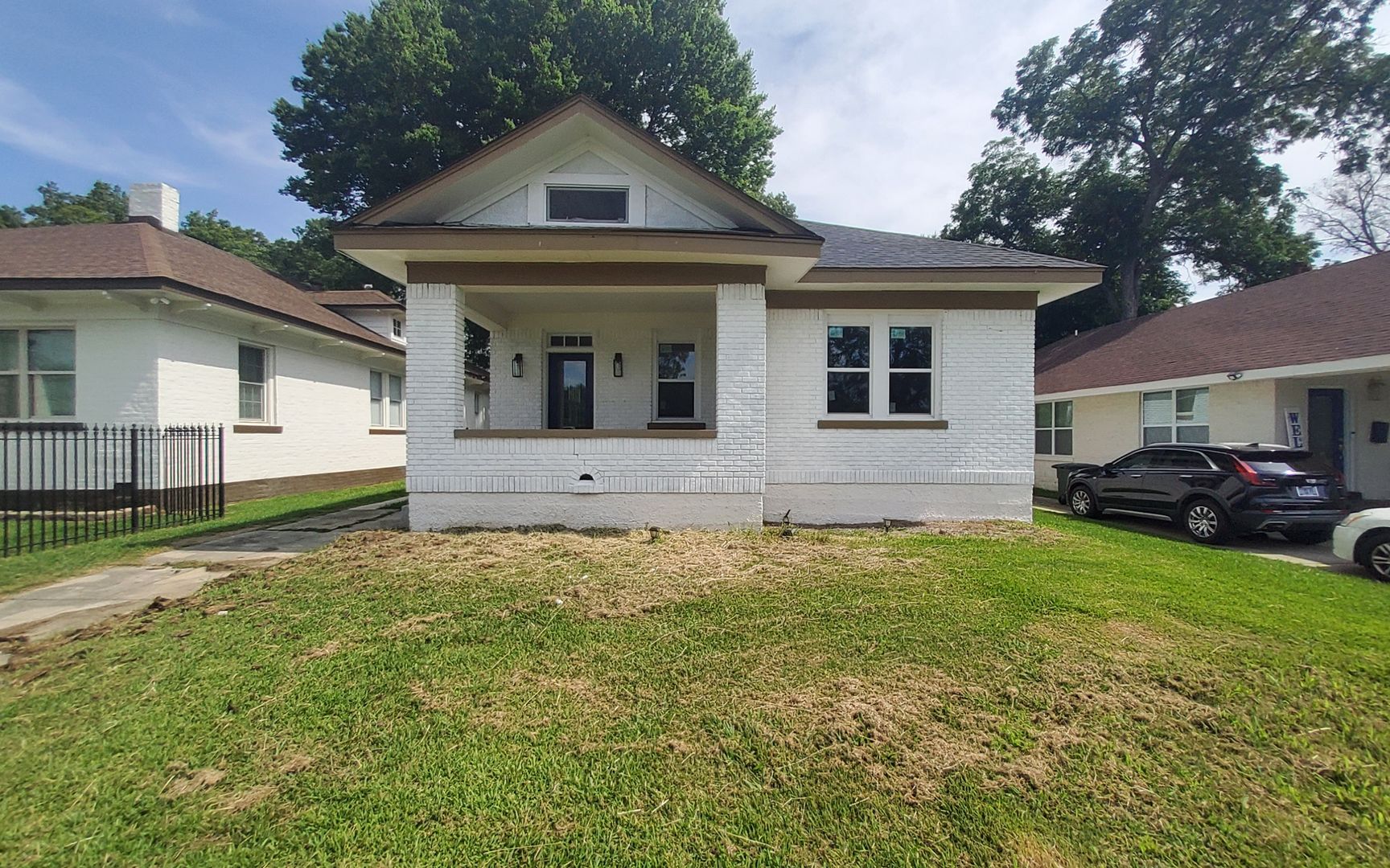 Memphis House: 1074 Forest Ave