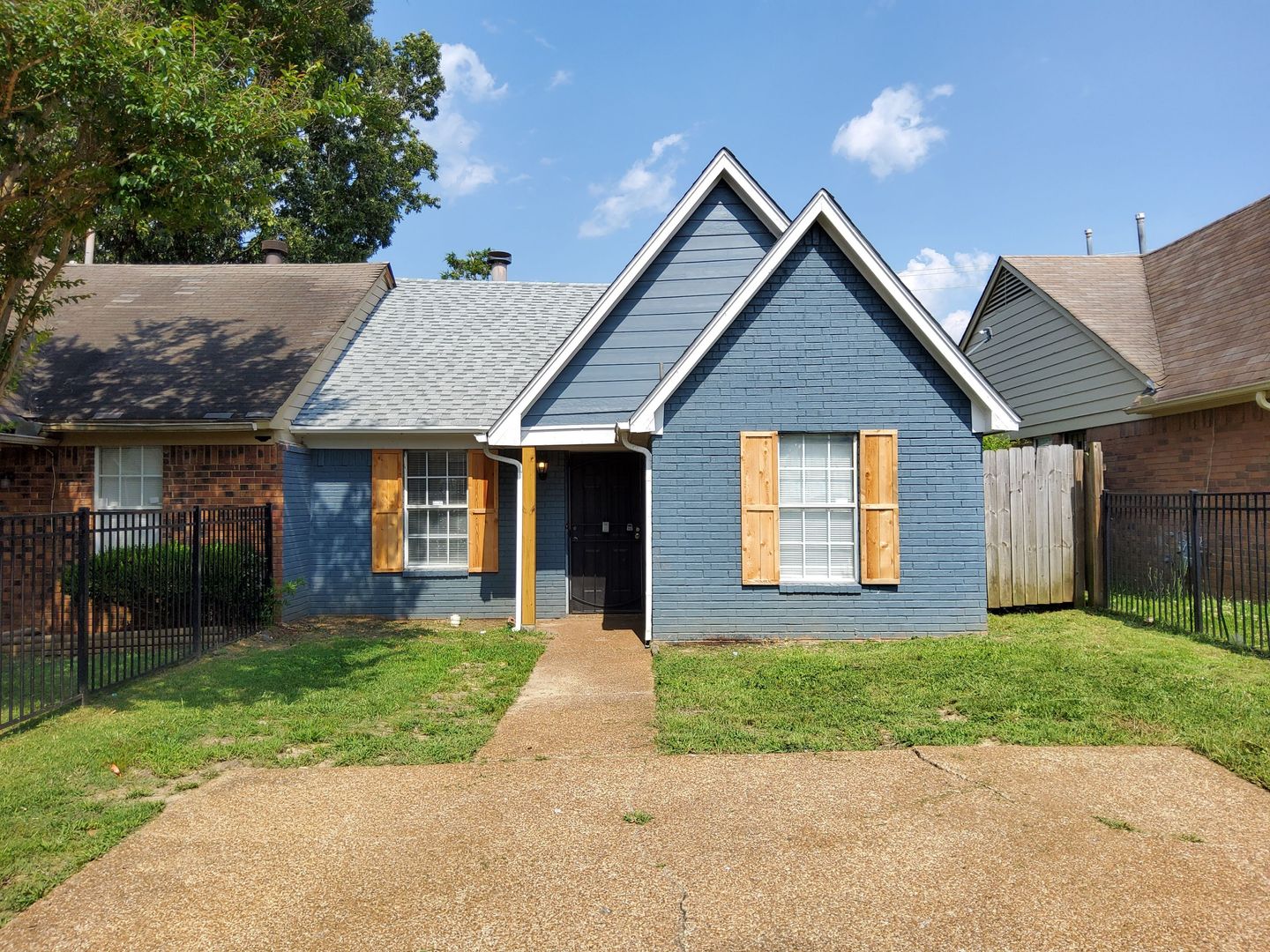 Memphis House: 4582 Summer Crk N