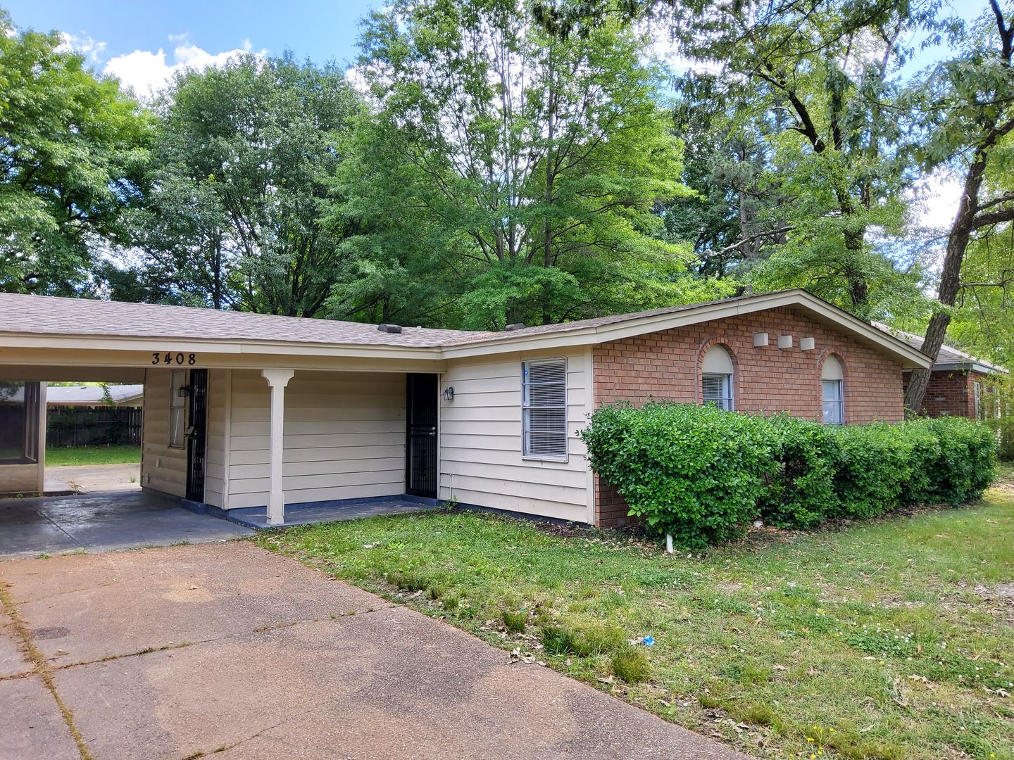 Memphis House: 3408 Clearbrook St
