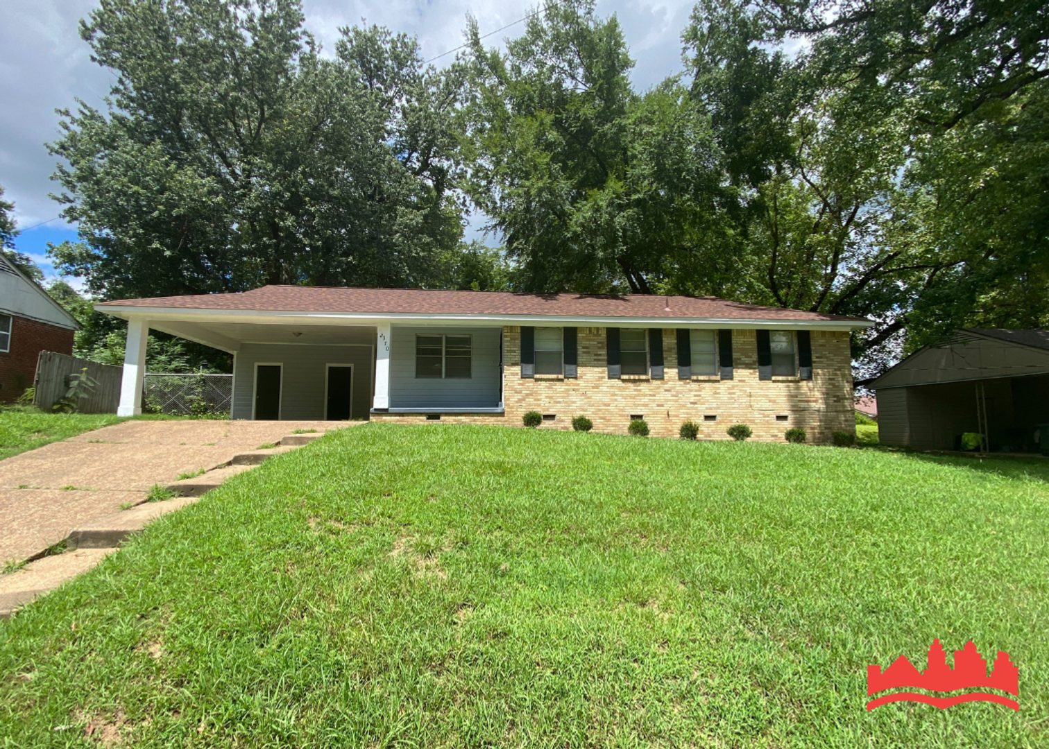 Memphis House: 2370 Hillside Ave