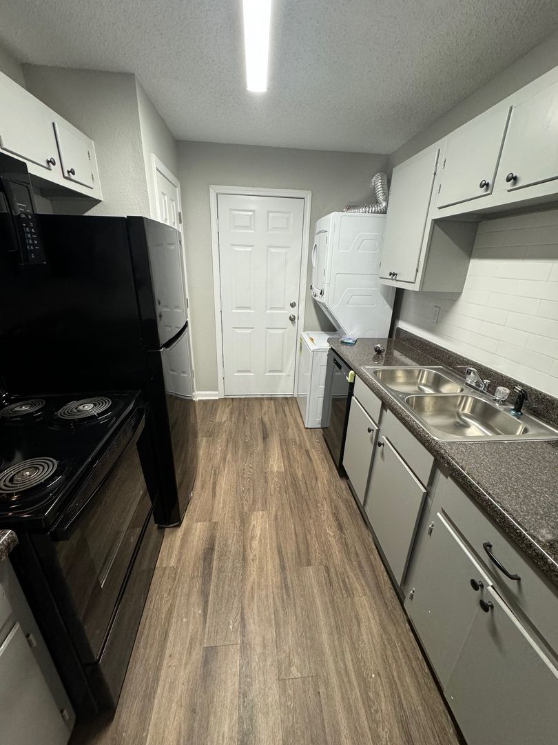 Memphis Apartment: 2973-3007 Getwell Rd