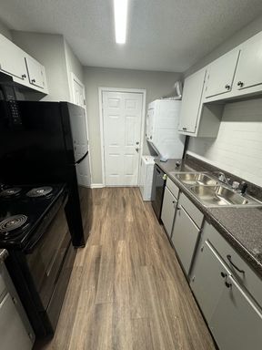 One Bedroom Apartment for Rent – photo 1