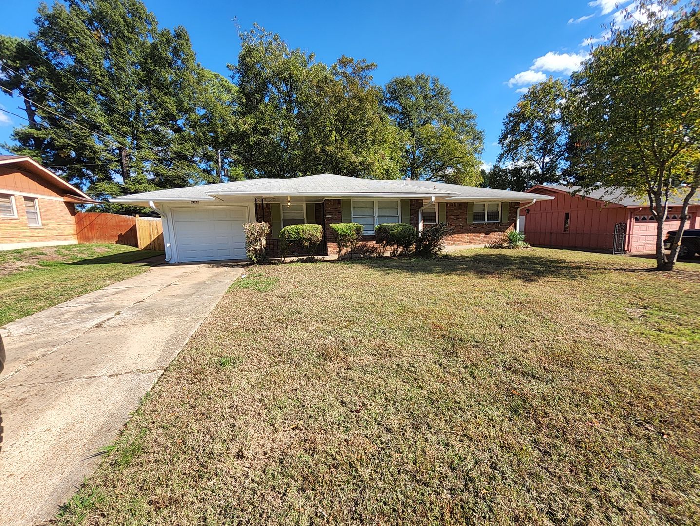 Memphis House: 4360 Walnut Hill Dr