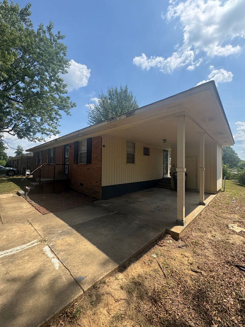 Memphis House: 721 Western Park Dr