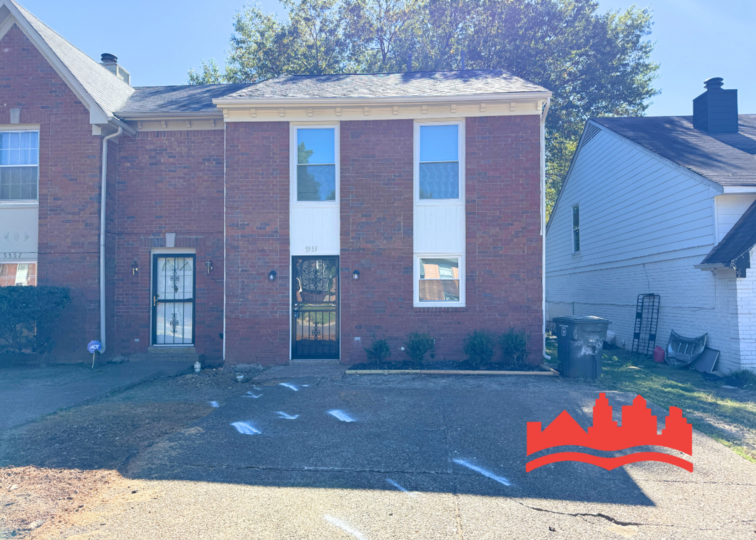 Memphis House: 5555 Blossom Ln