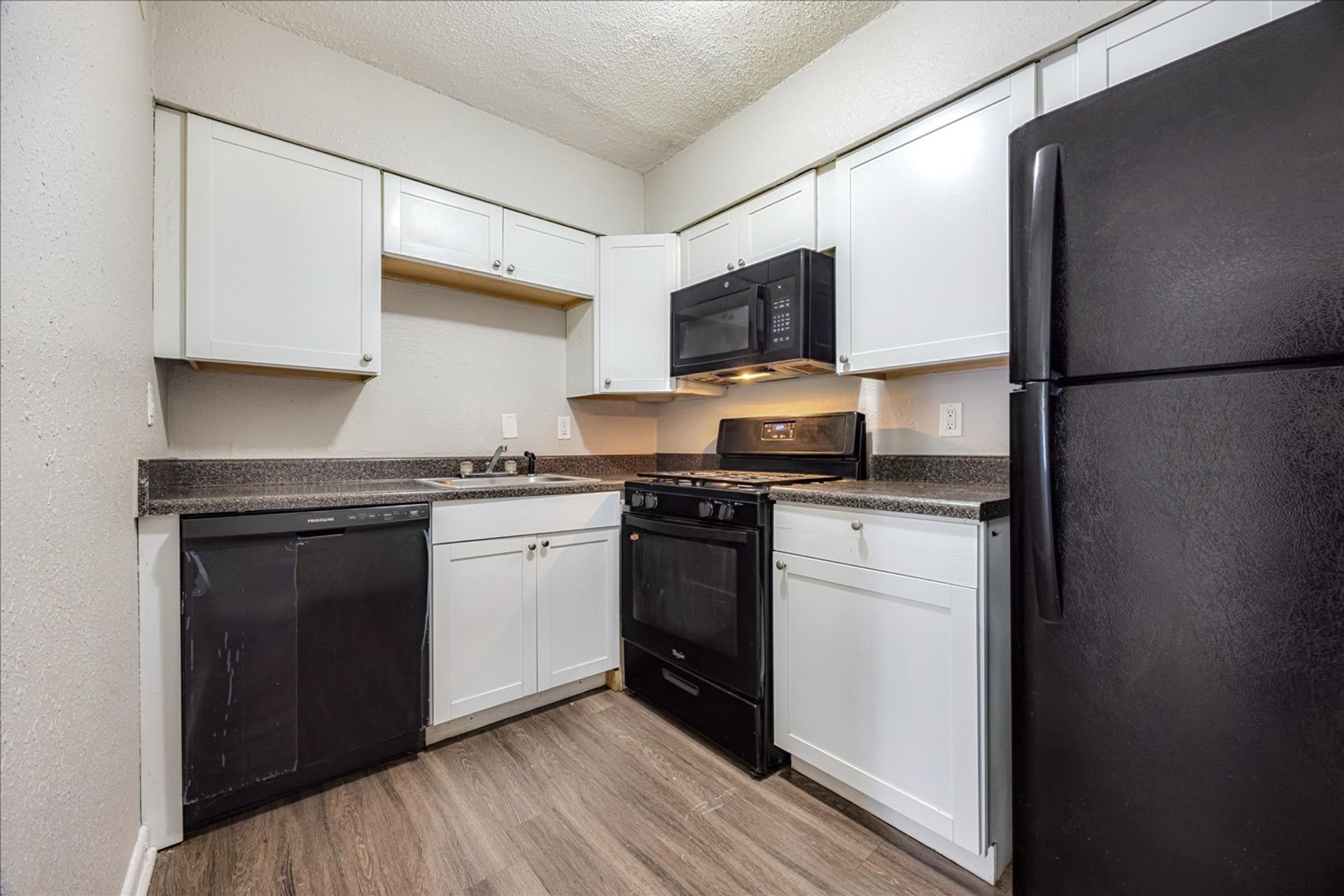 Memphis Apartment: 1092-3655 Homer/Macon