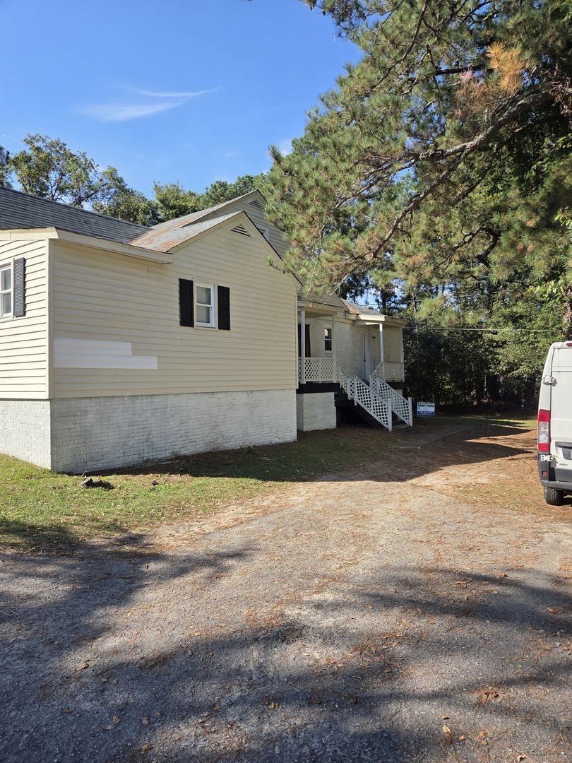 Columbia Apartment: 4025 Baldwin Rd