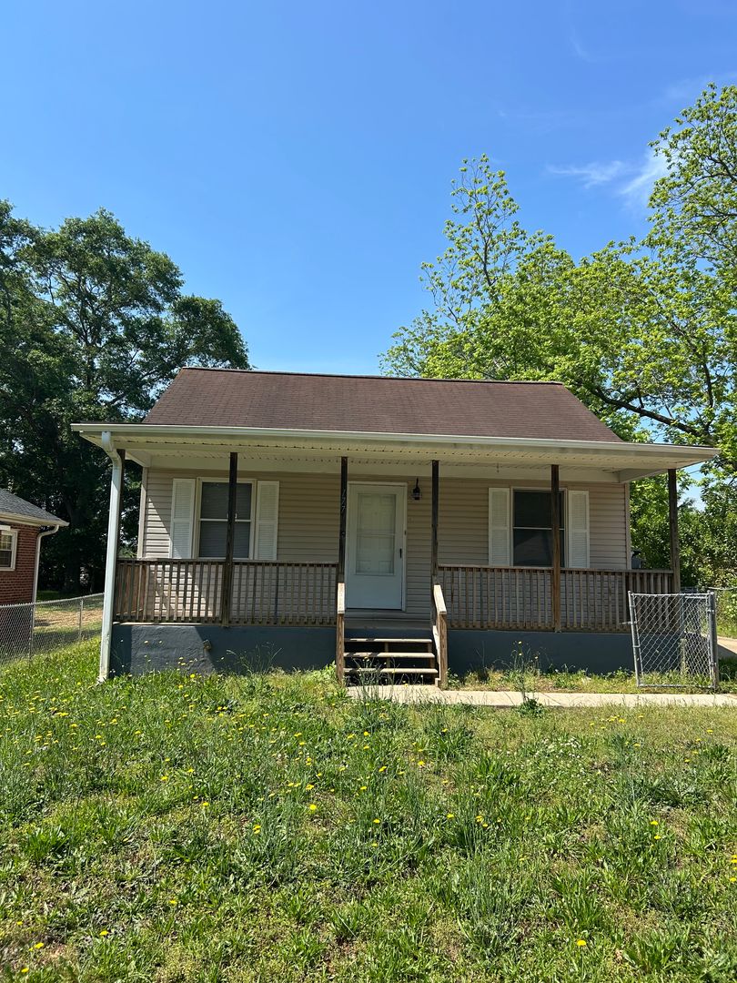 Spartanburg House: 177 Bomar Avenue