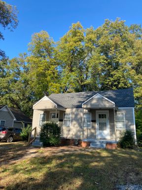 updated one bed/one bath duplex available near Duncan Park HALF OFF FIRST FULL MONTH – photo 1