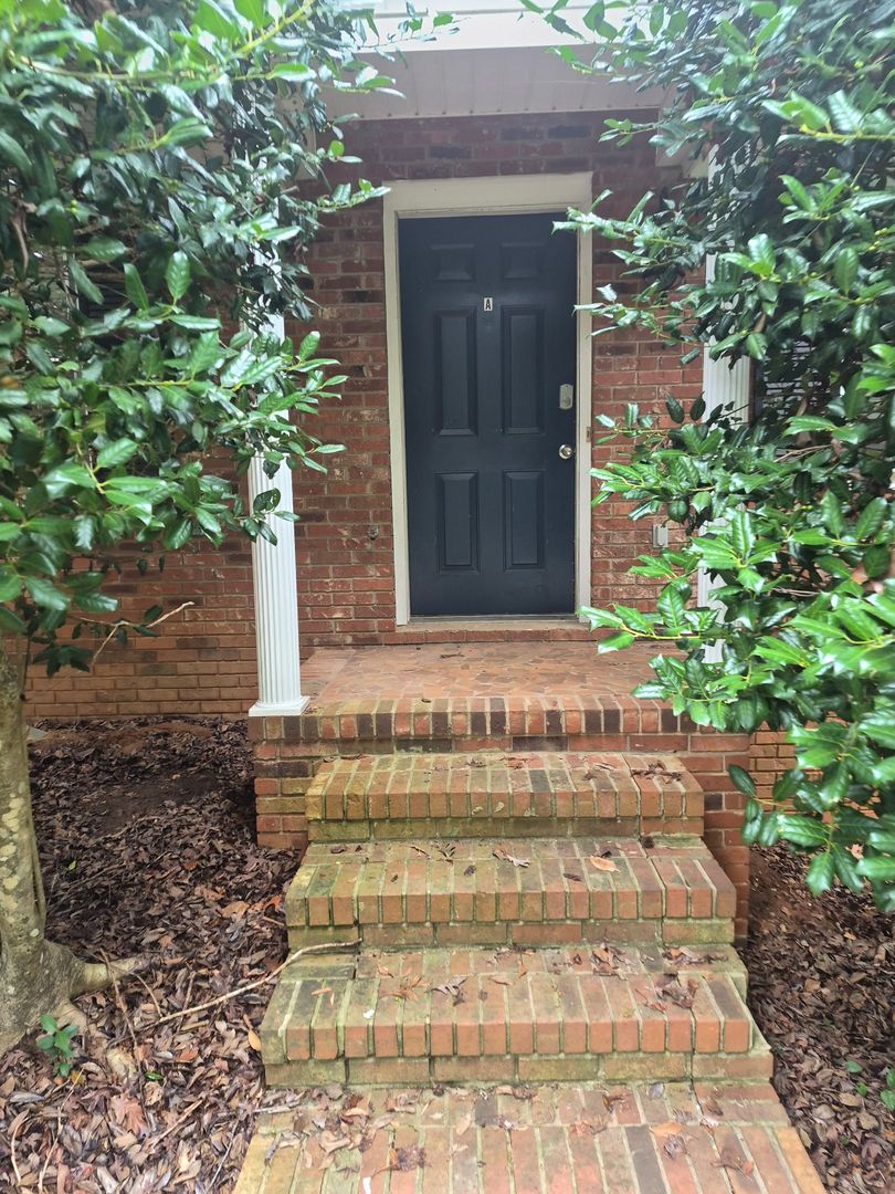 Spartanburg Apartment: 138 Hidden Hill Rd