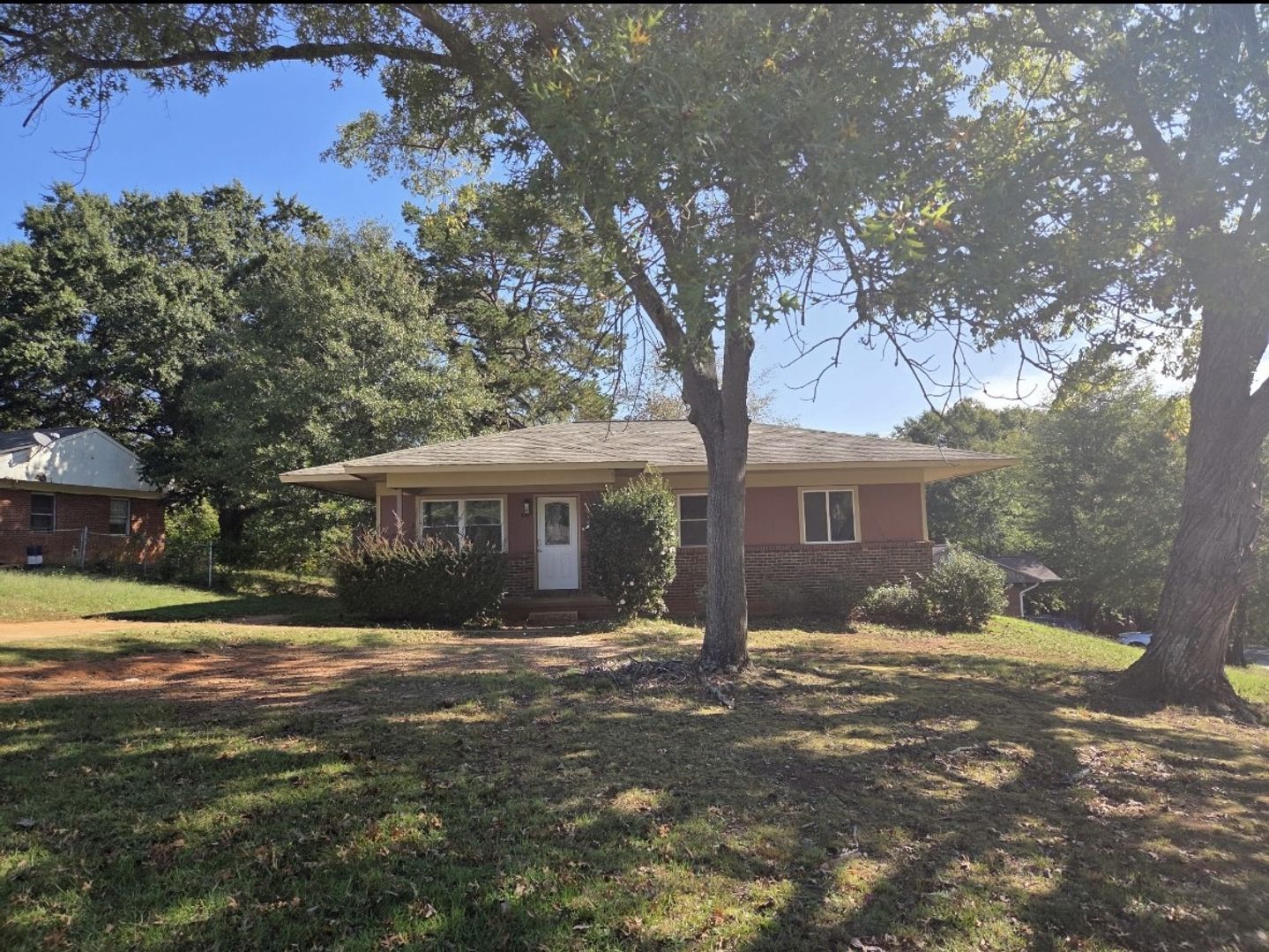 Spartanburg House: 100 Fisher Avenue