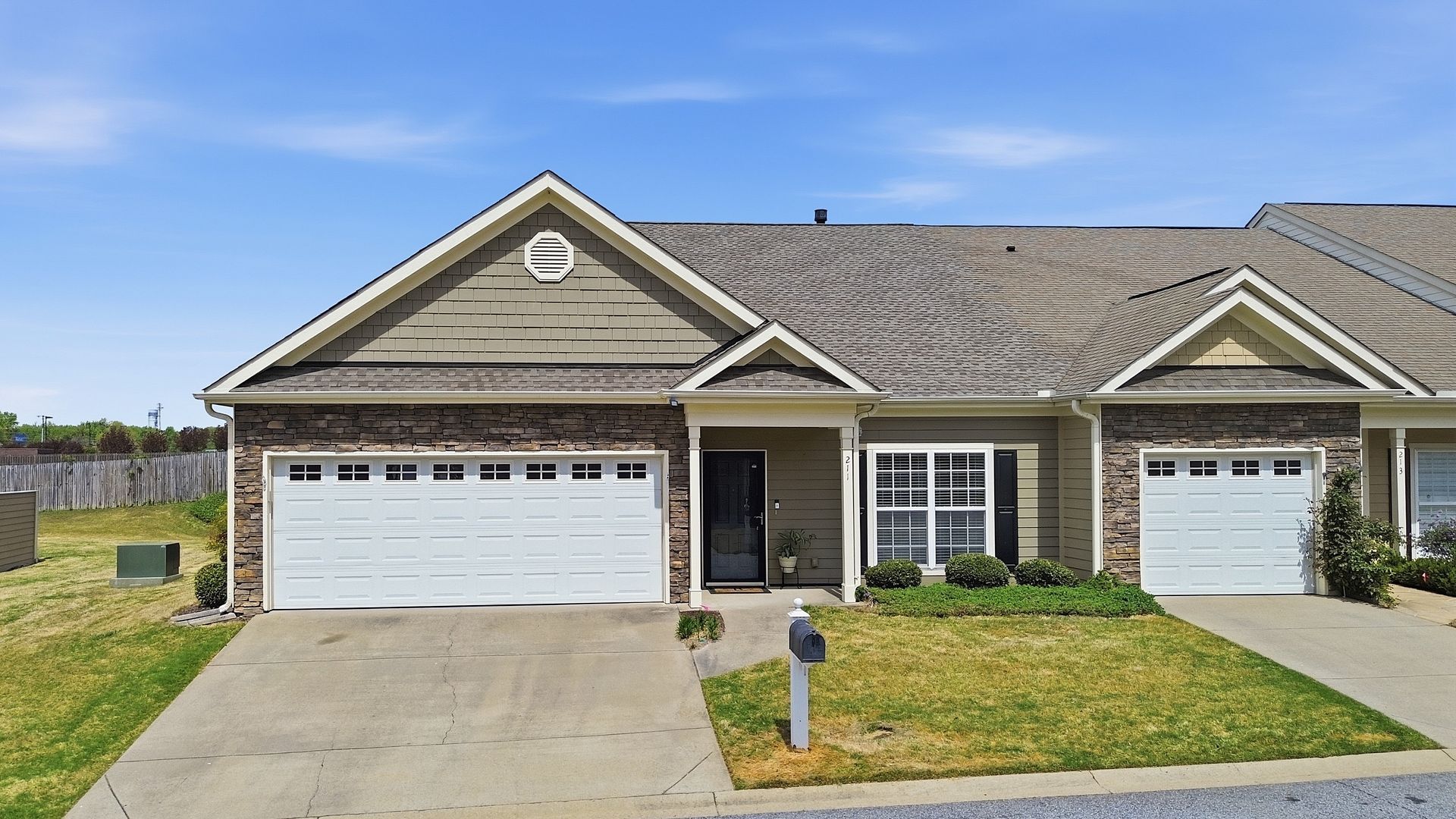 Greenville Condo: 211 Louisville Dr