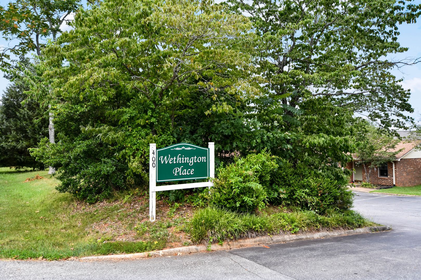 Travelers Rest Apartment: 400 Trailblazer drive