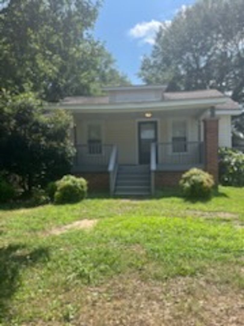 Greenville House: 21 Crestone Drive