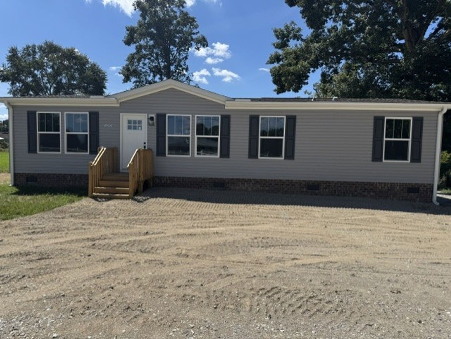 Simpsonville House: 3204 Fork Shoals Rd