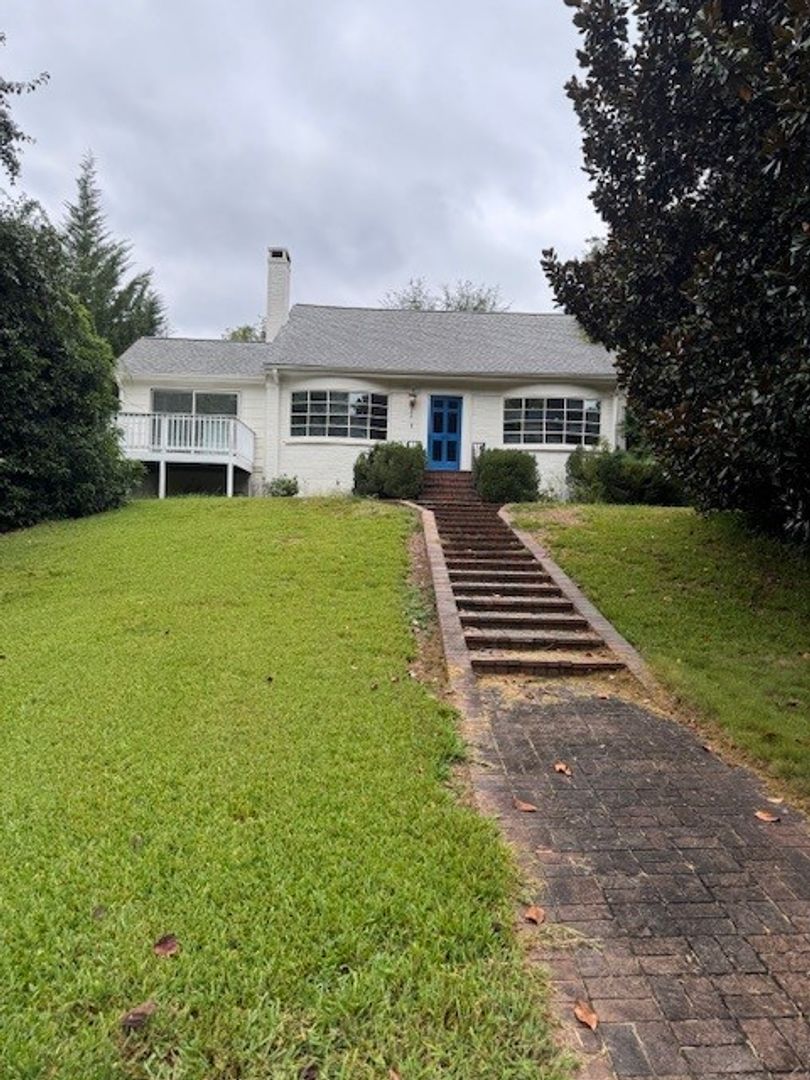Spartanburg House: 925 Brentwood Dr