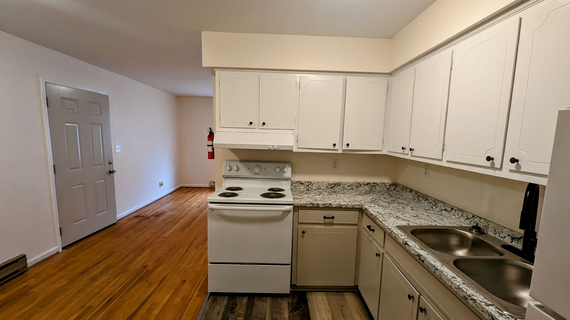 Taylors Apartment: 10 Jonquil Lane