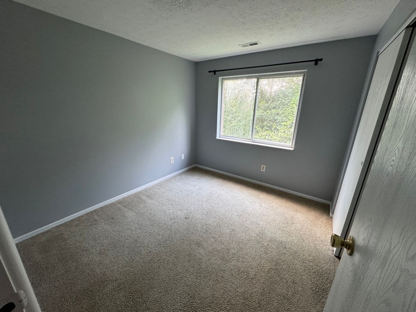 Cincinnati Apartment: 2771 Queen City Ave