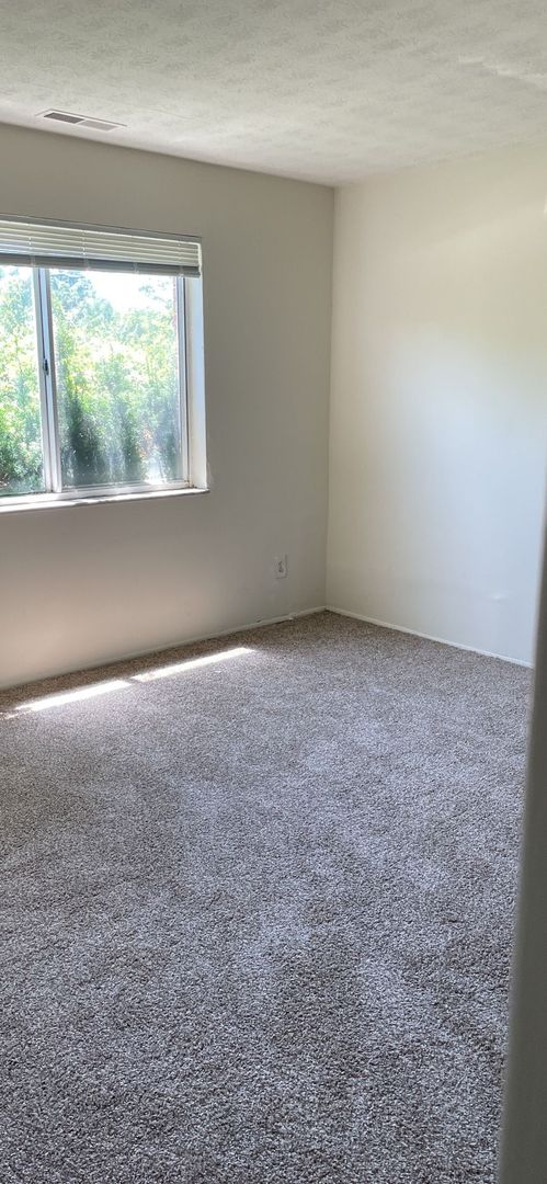 Cincinnati Apartment: 2789 Queen City Avenue