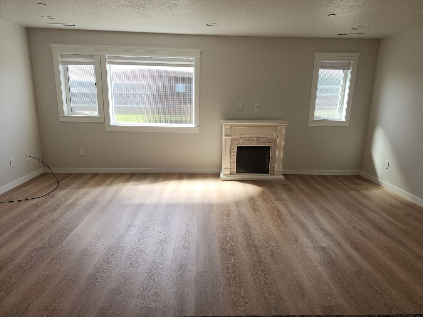 Crescent City Apartment: 930 E ST