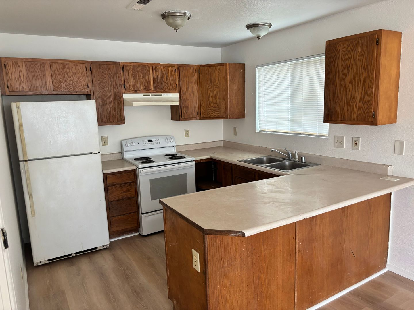Crescent CIty Apartment: 1033 Pacific Ave
