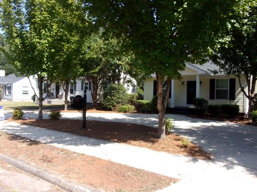 Beautifully Landscaped 2 Bedroom 1 Bath Home in College Park – photo 1