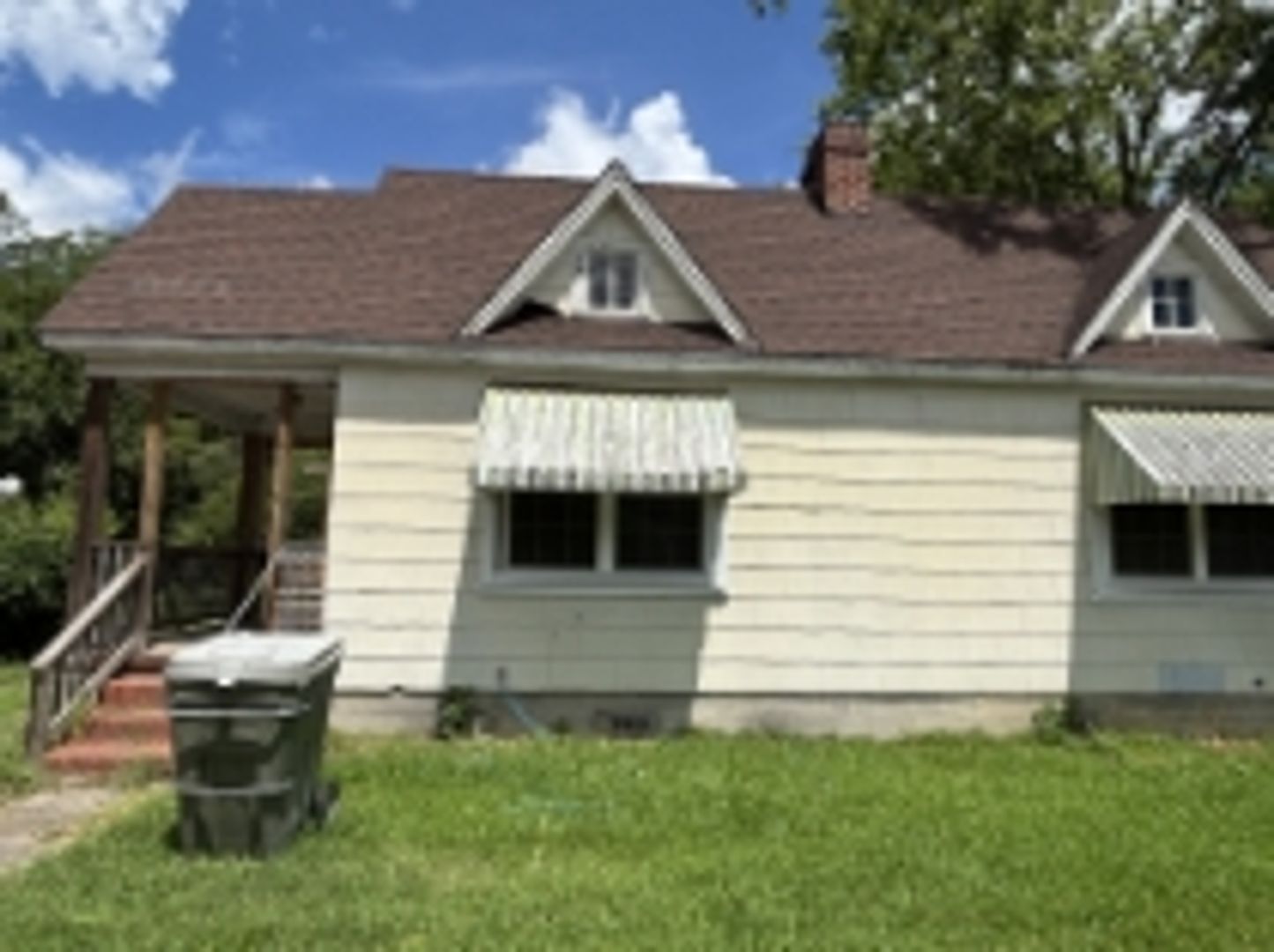 Chester House: 147B Center St