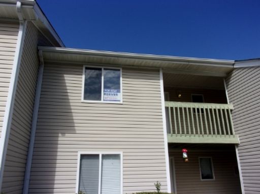 2 Bedroom 2 Bath Upstairs Condo in Eagles Place – photo 1