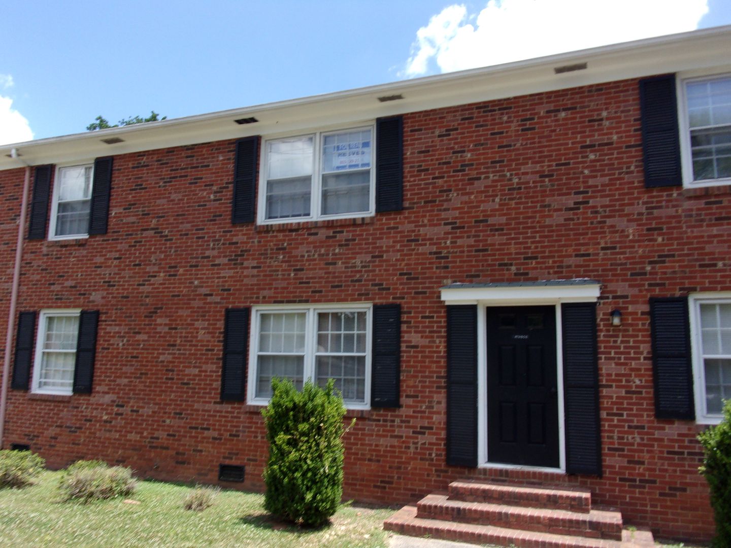 Lancaster Apartment: 417 Plantation Road