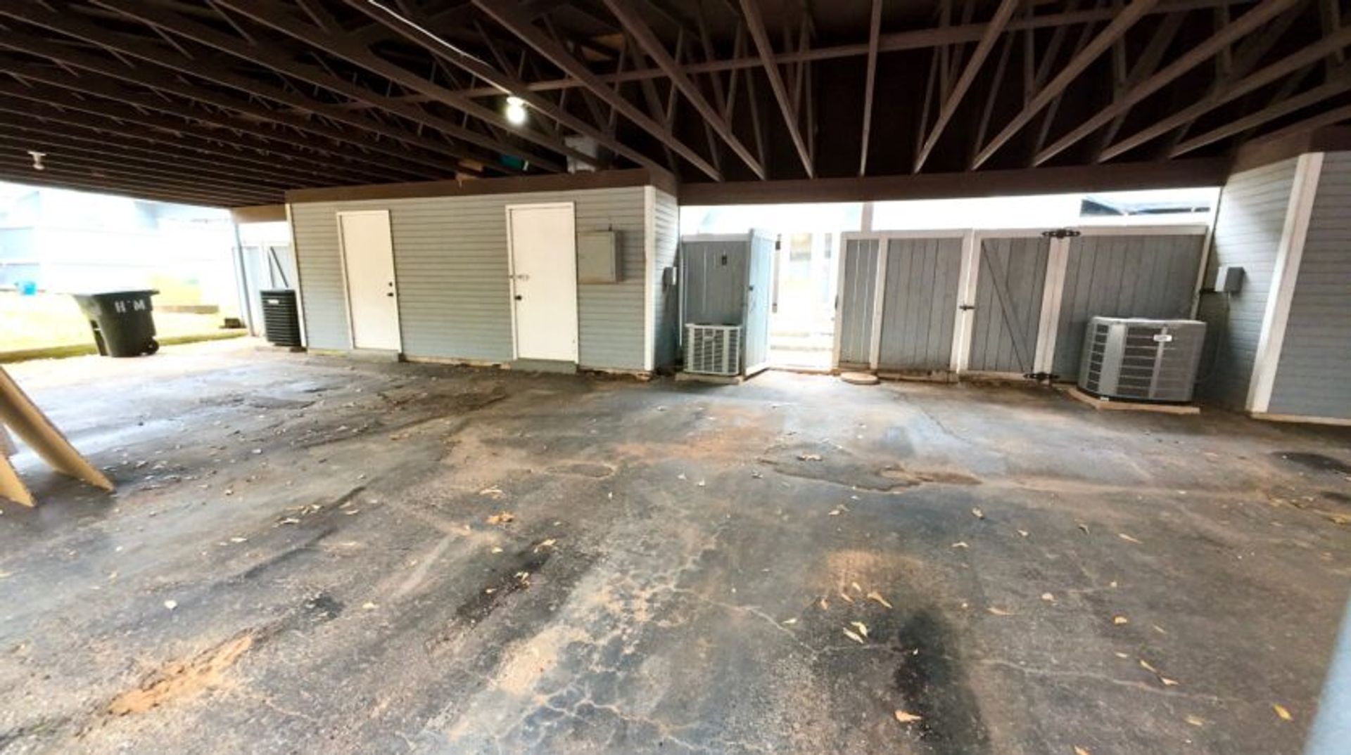 Mobile House: 5900 Grelot Road Unit 204