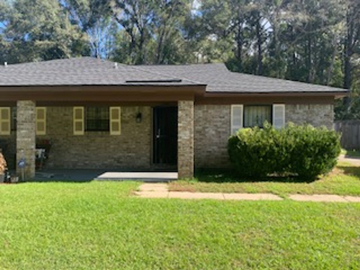 Mobile House: 1005 Navco Road