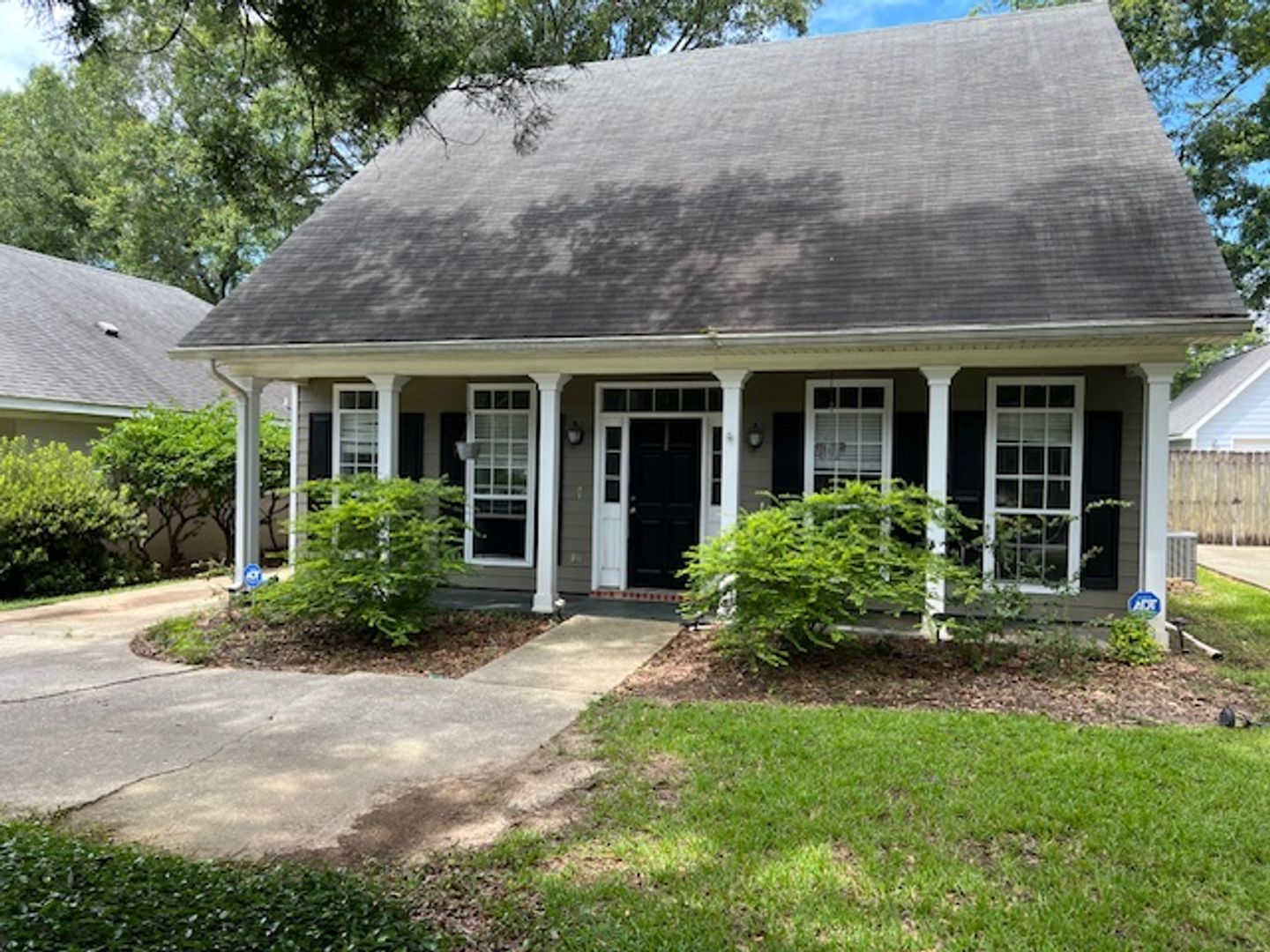 Mobile House: 964 Wildwood Avenue