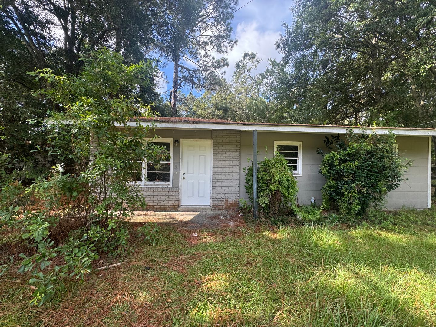 Mobile House: 6855 Victor Road