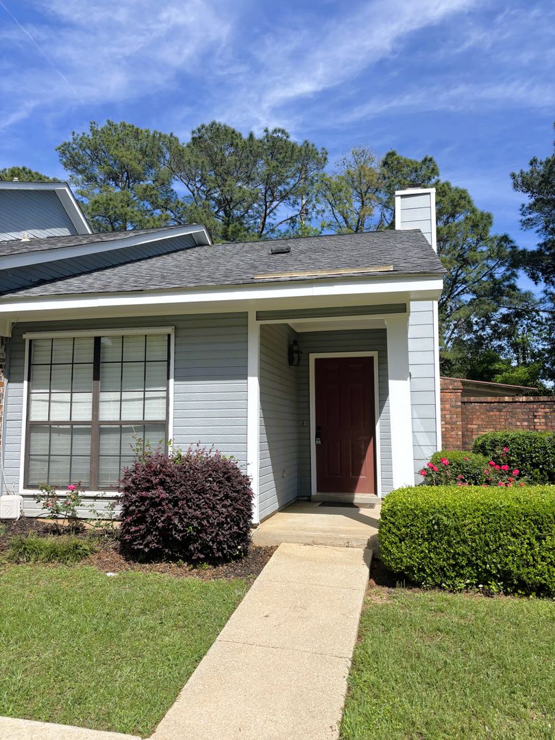 Mobile Condo: 5900 Grelot Road #101