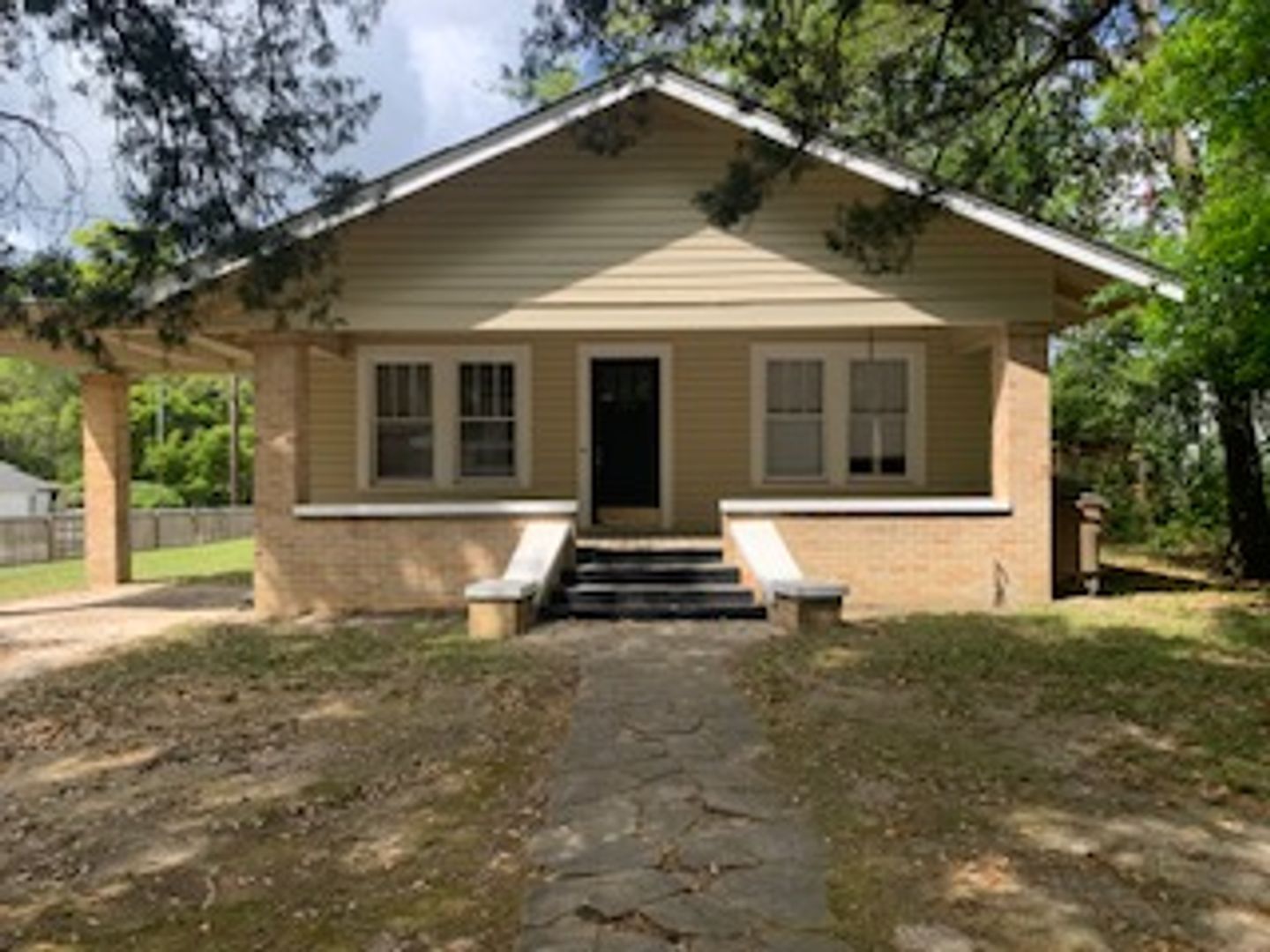 Mobile House: 4410 The Cedars