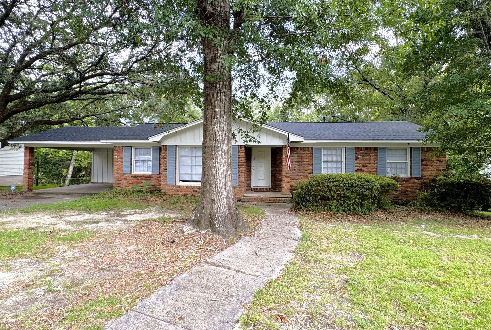 Mobile House: 5209 Maudelayne Drive S