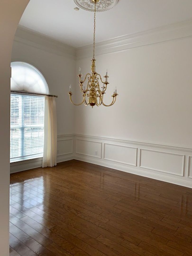 Mobile House: 3281 Benyard Avenue