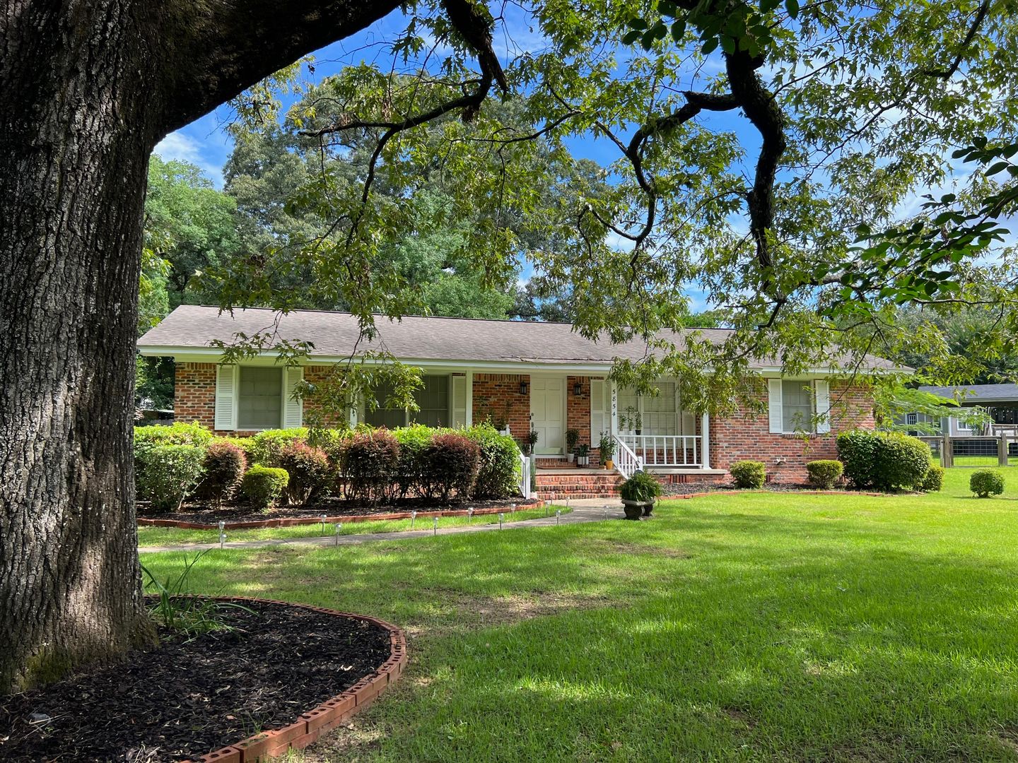 Mobile House: 5854 St Gallen Avenue S