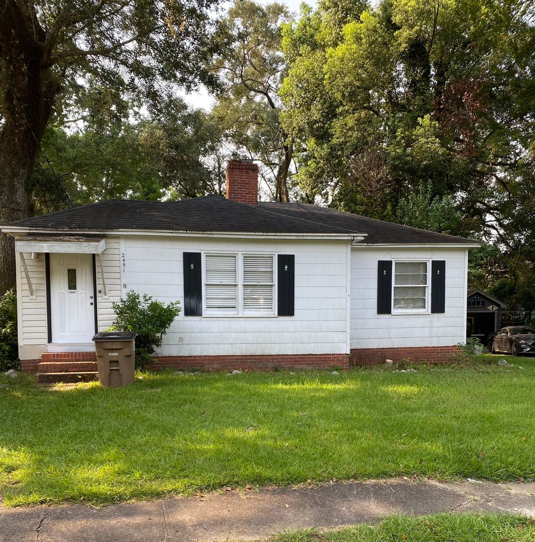 Mobile House: 2451 Richard Avenue